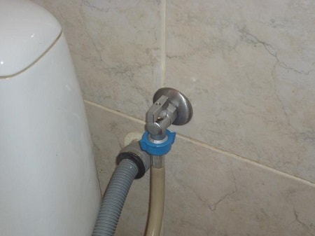 raccordement du tuyau d'entrée