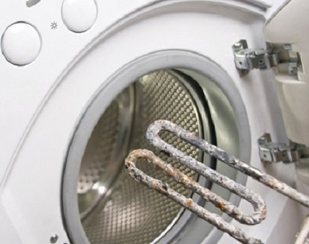 nous nettoyons l'élément chauffant du tartre