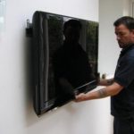 Quels sont les avantages et les inconvénients du montage d'un téléviseur au mur